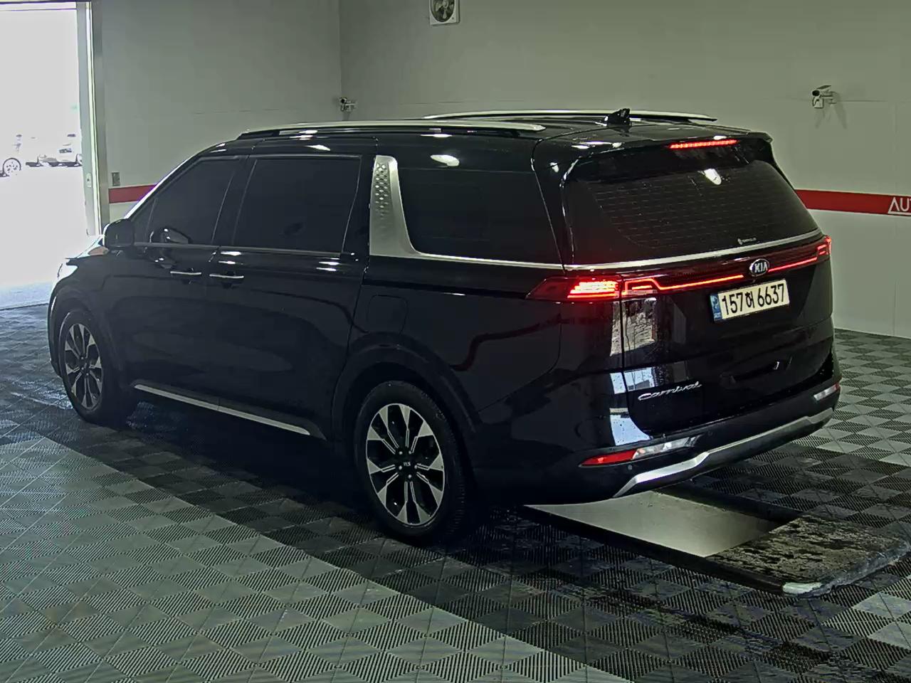2021 - kia carnival