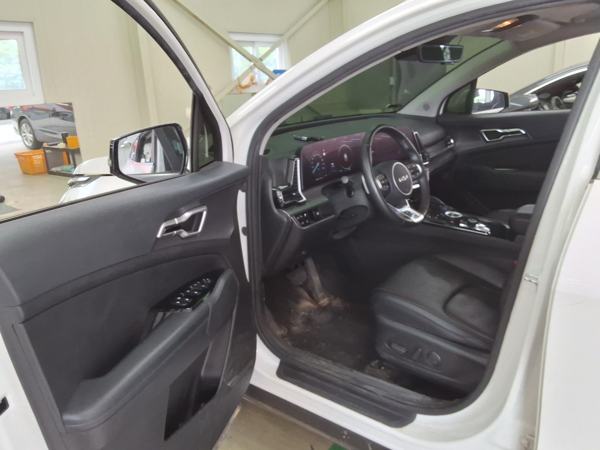 2023 - kia sportage