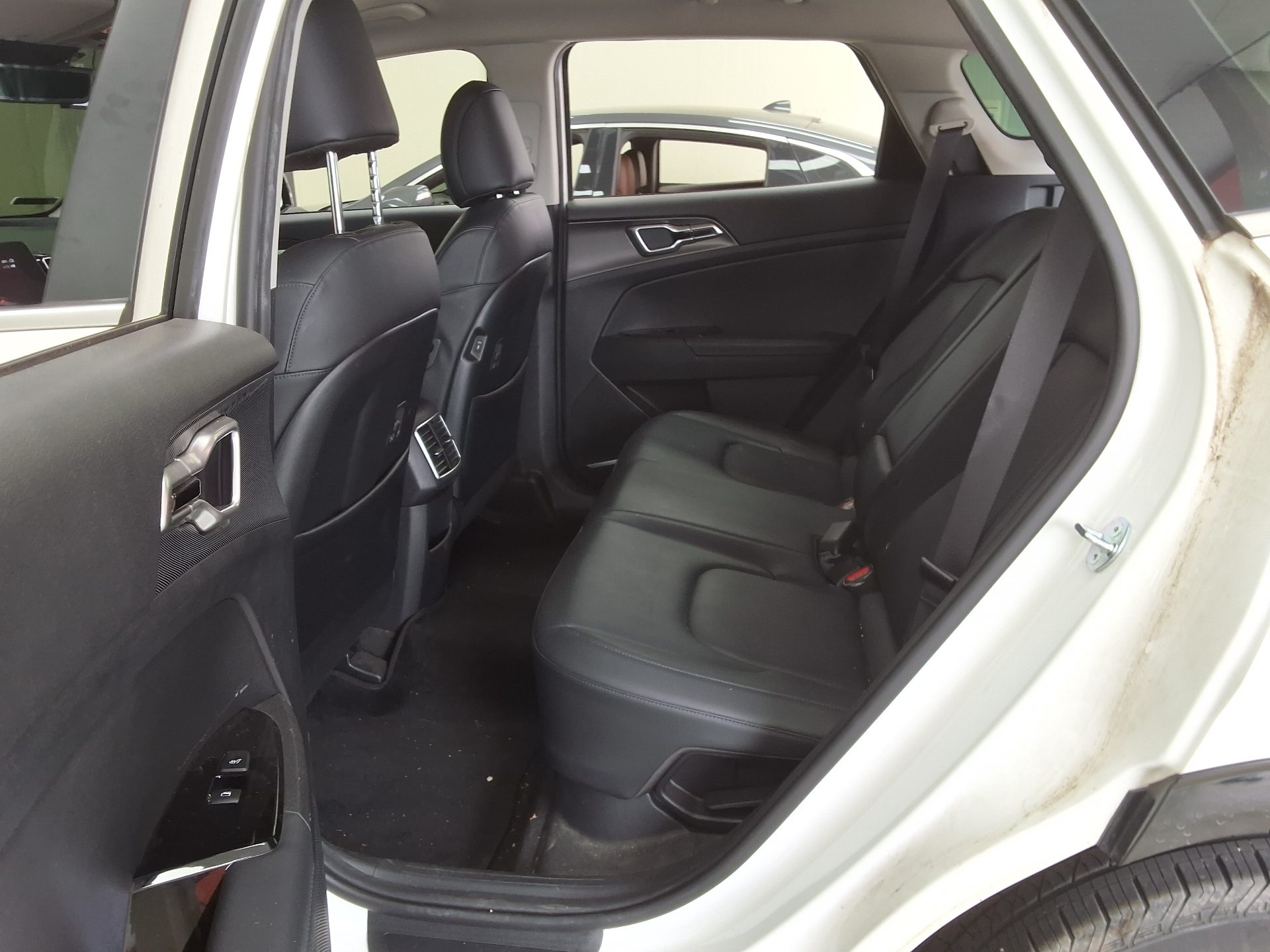 2023 - kia sportage