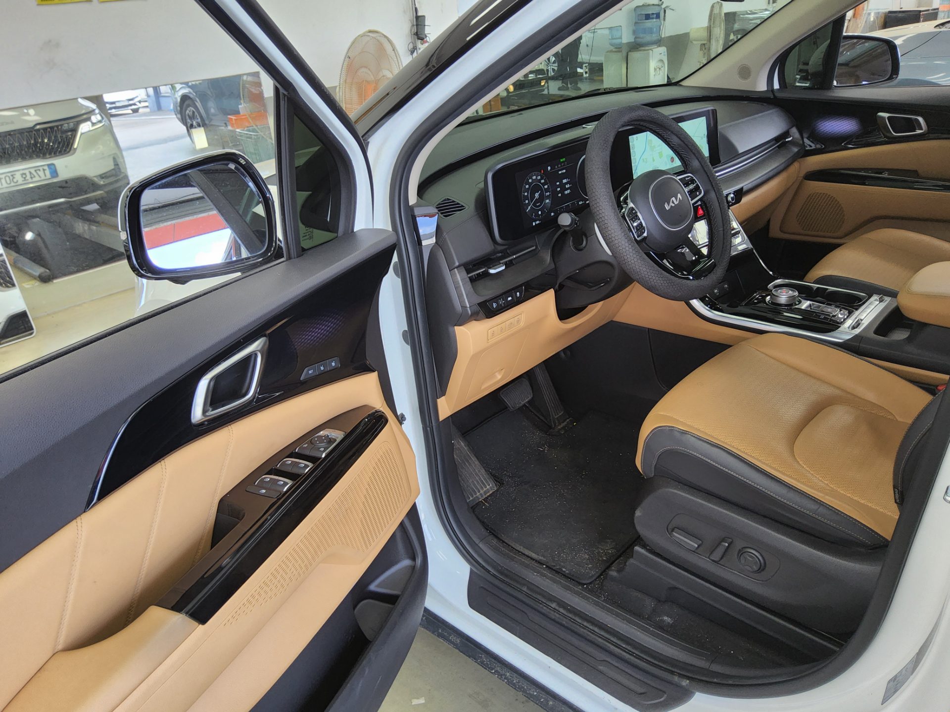 2023 - kia carnival
