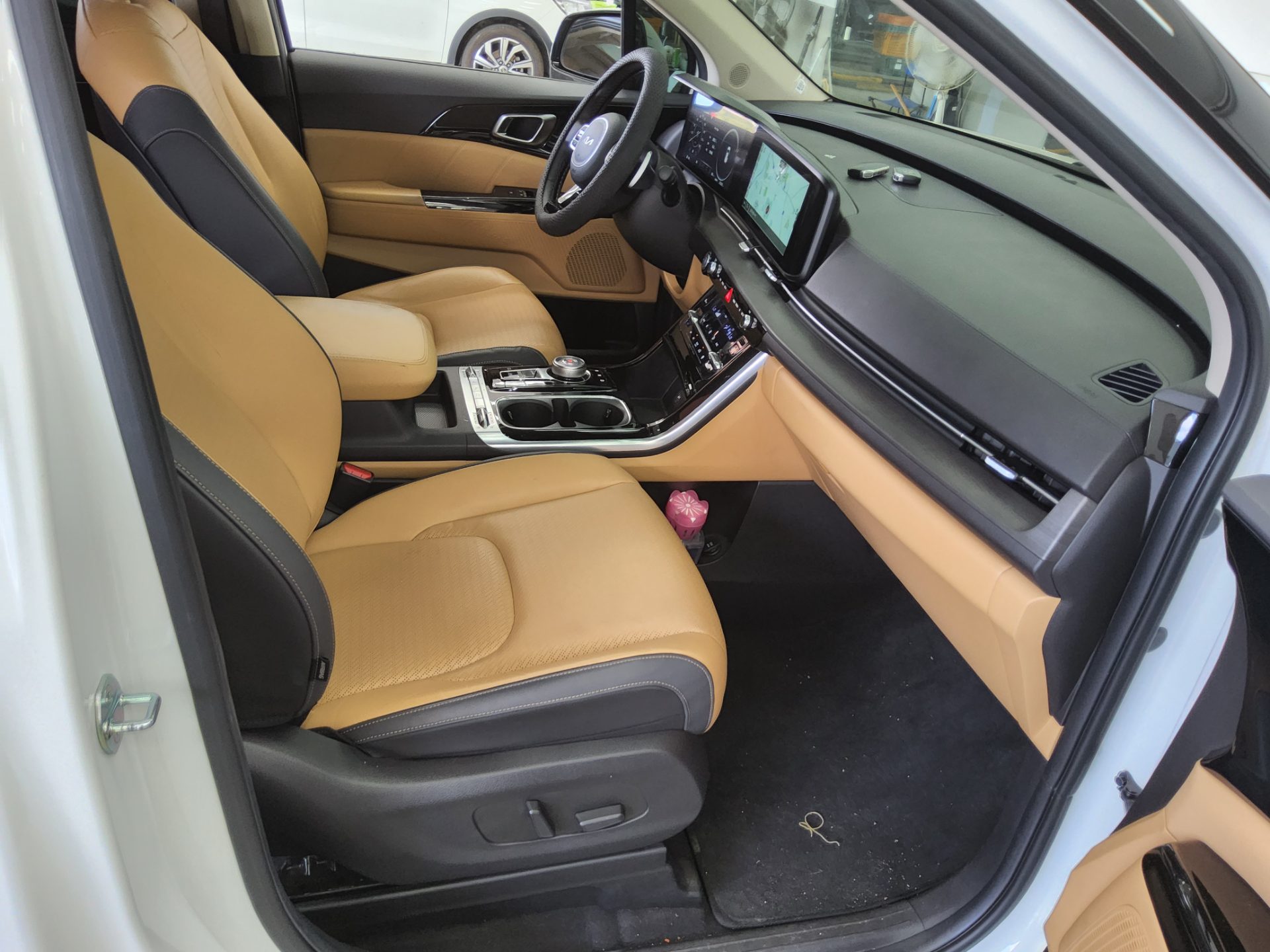 2023 - kia carnival