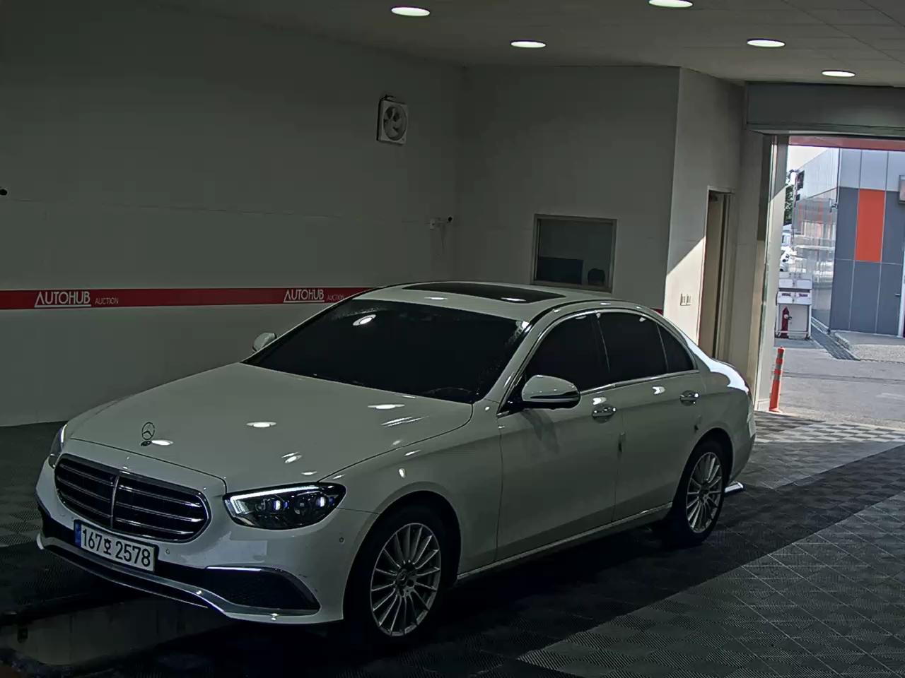 Mercedes-Benz E250 2022 — صورة 1