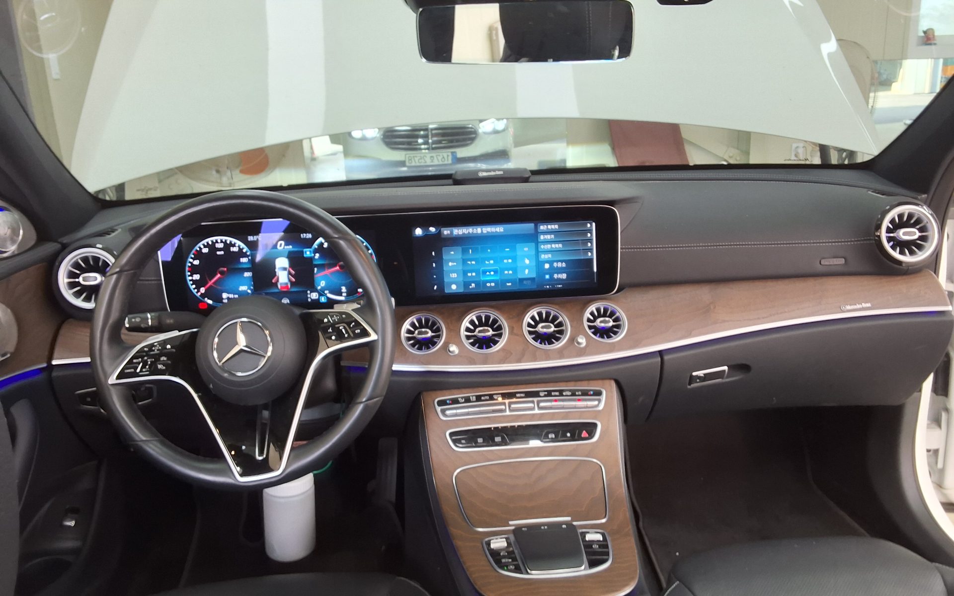 Mercedes-Benz E250 2022 — صورة 4
