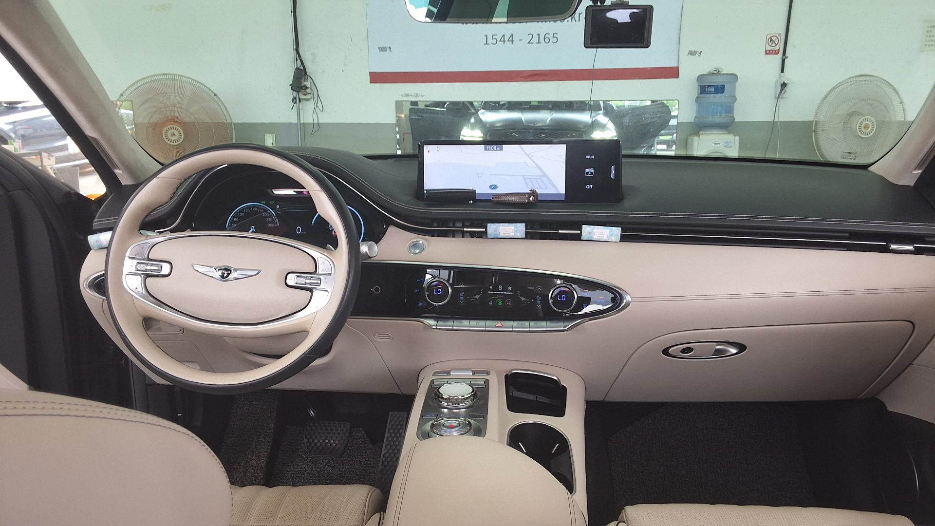 2021 - genesis gv70