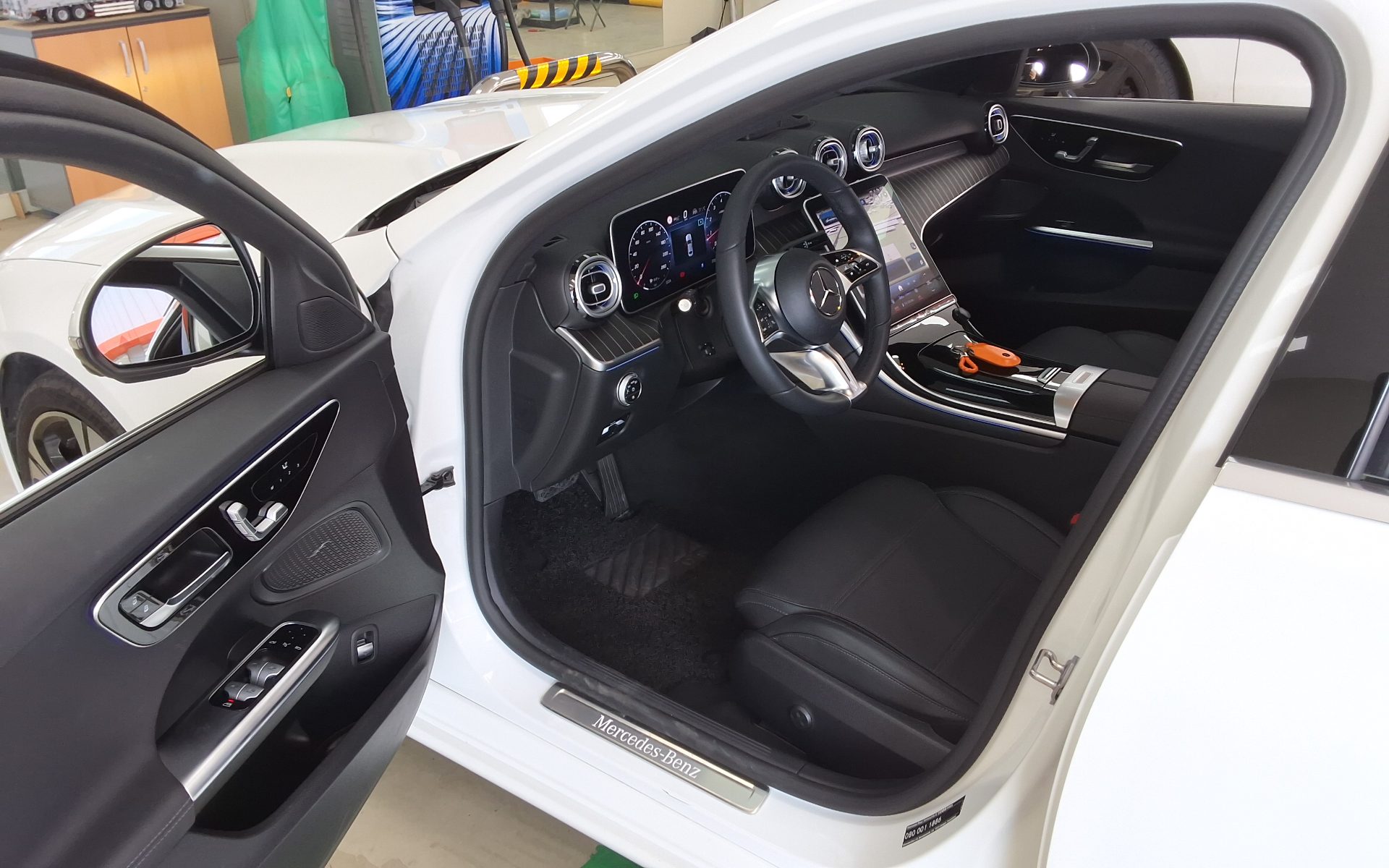 2023 - mercedes-benz c300