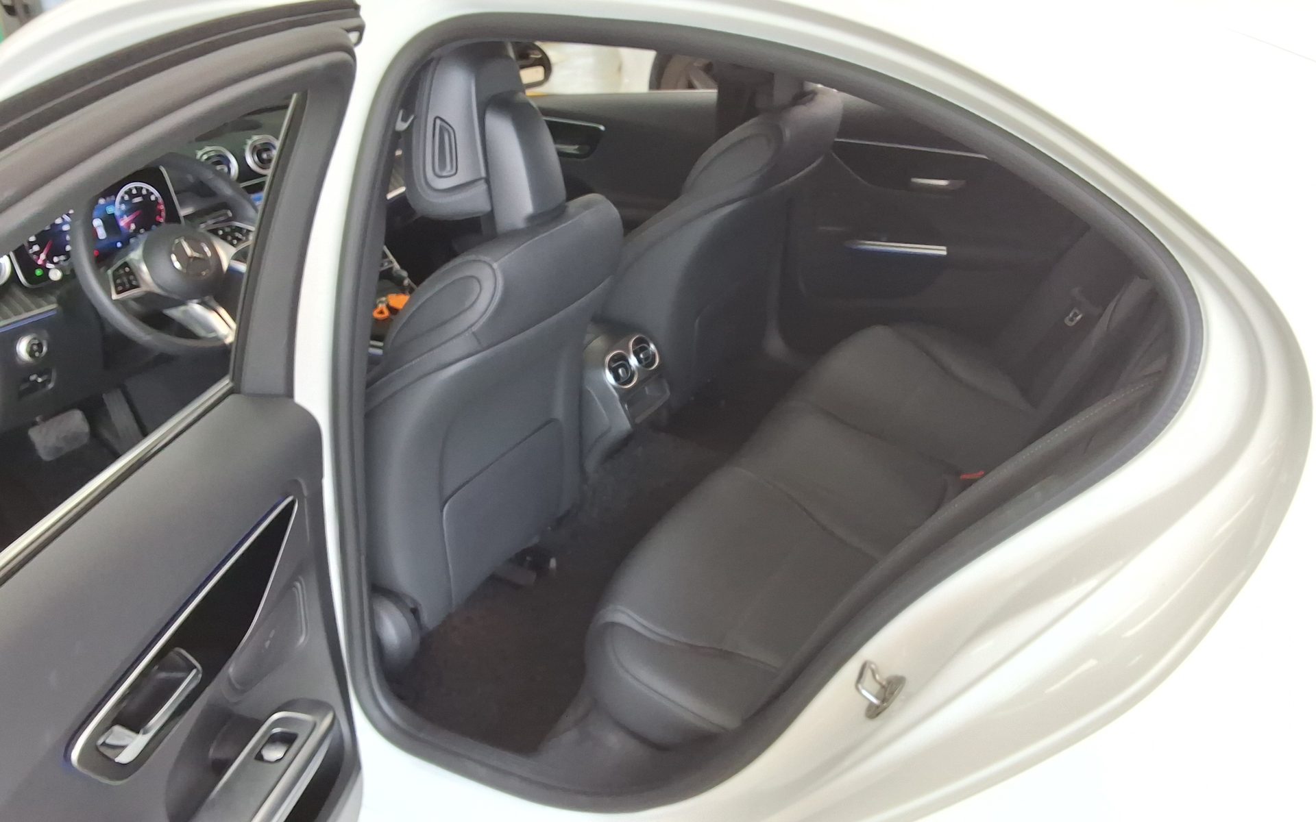 2023 - mercedes-benz c300