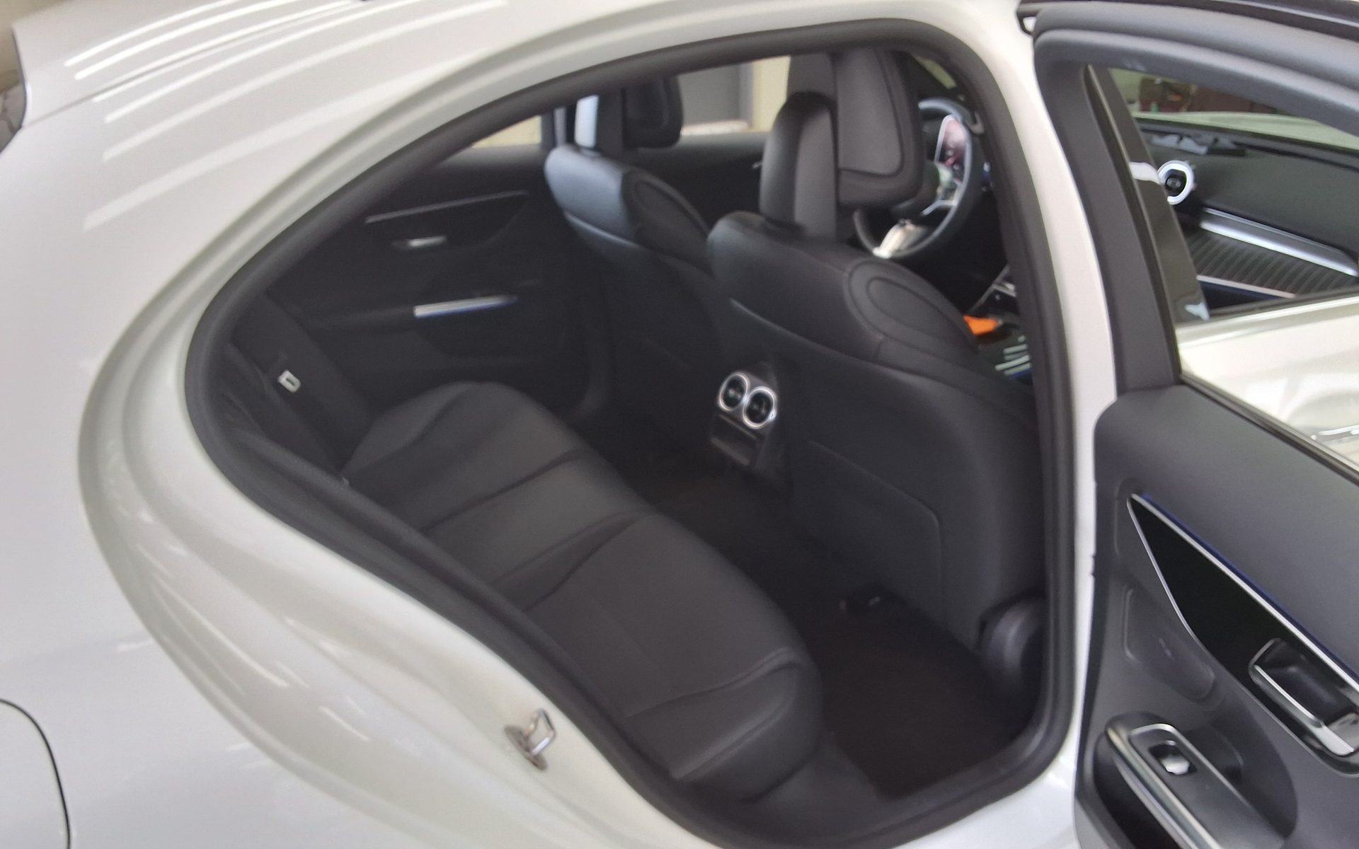 2023 - mercedes-benz c300
