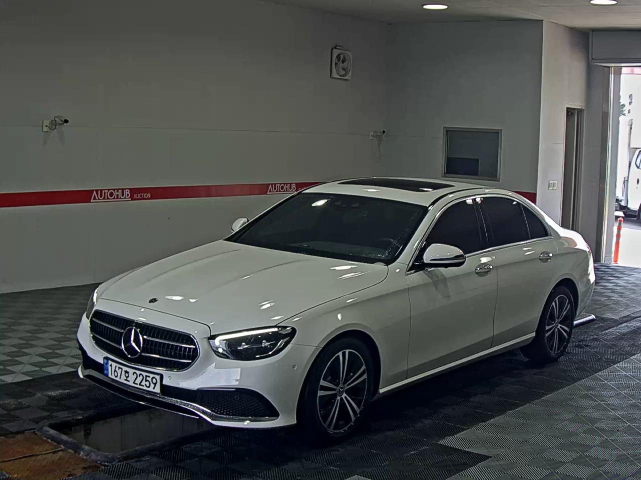 Mercedes-Benz E250 2022 — صورة 1