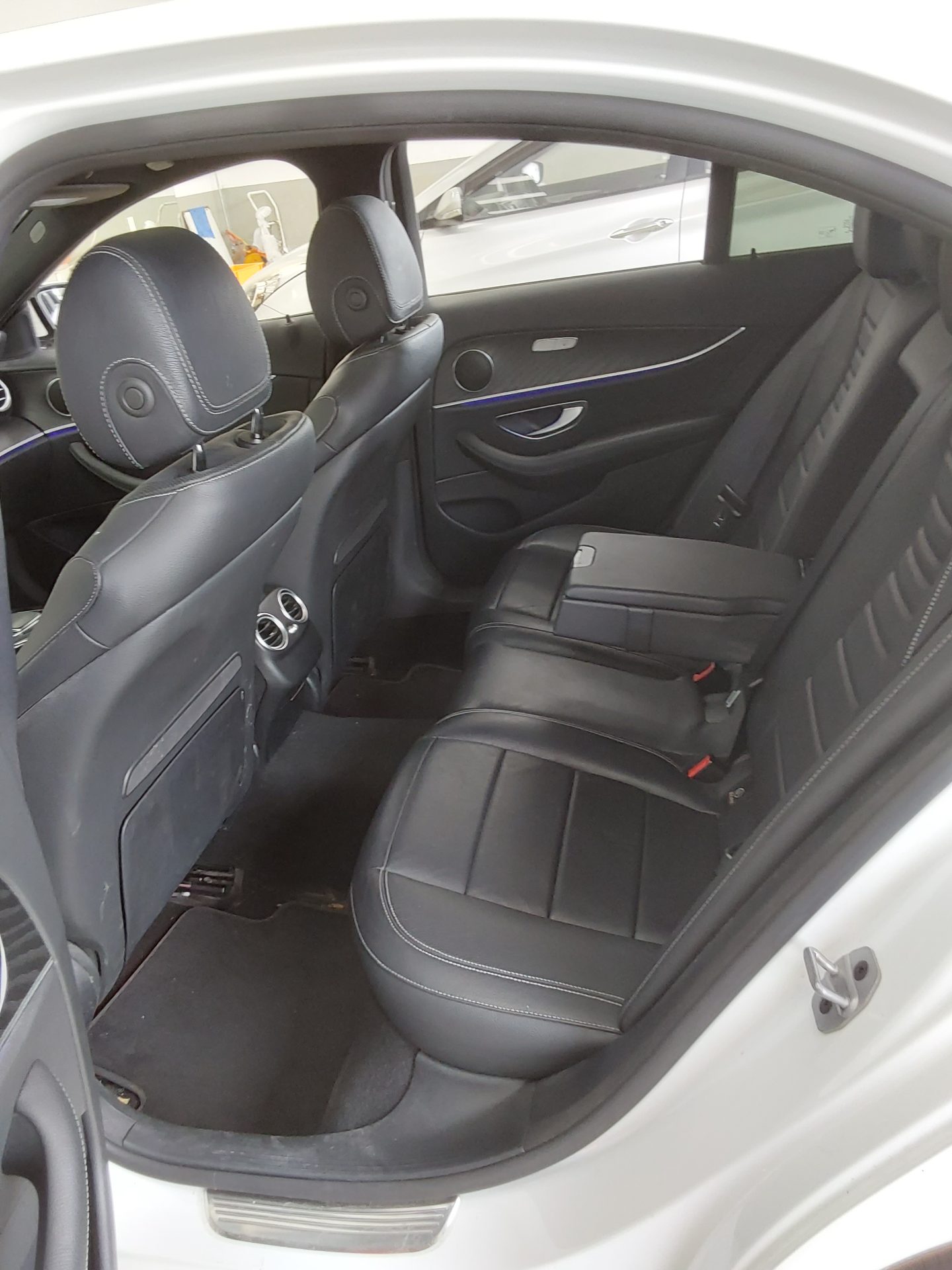 Mercedes-Benz E250 2022 — صورة 5