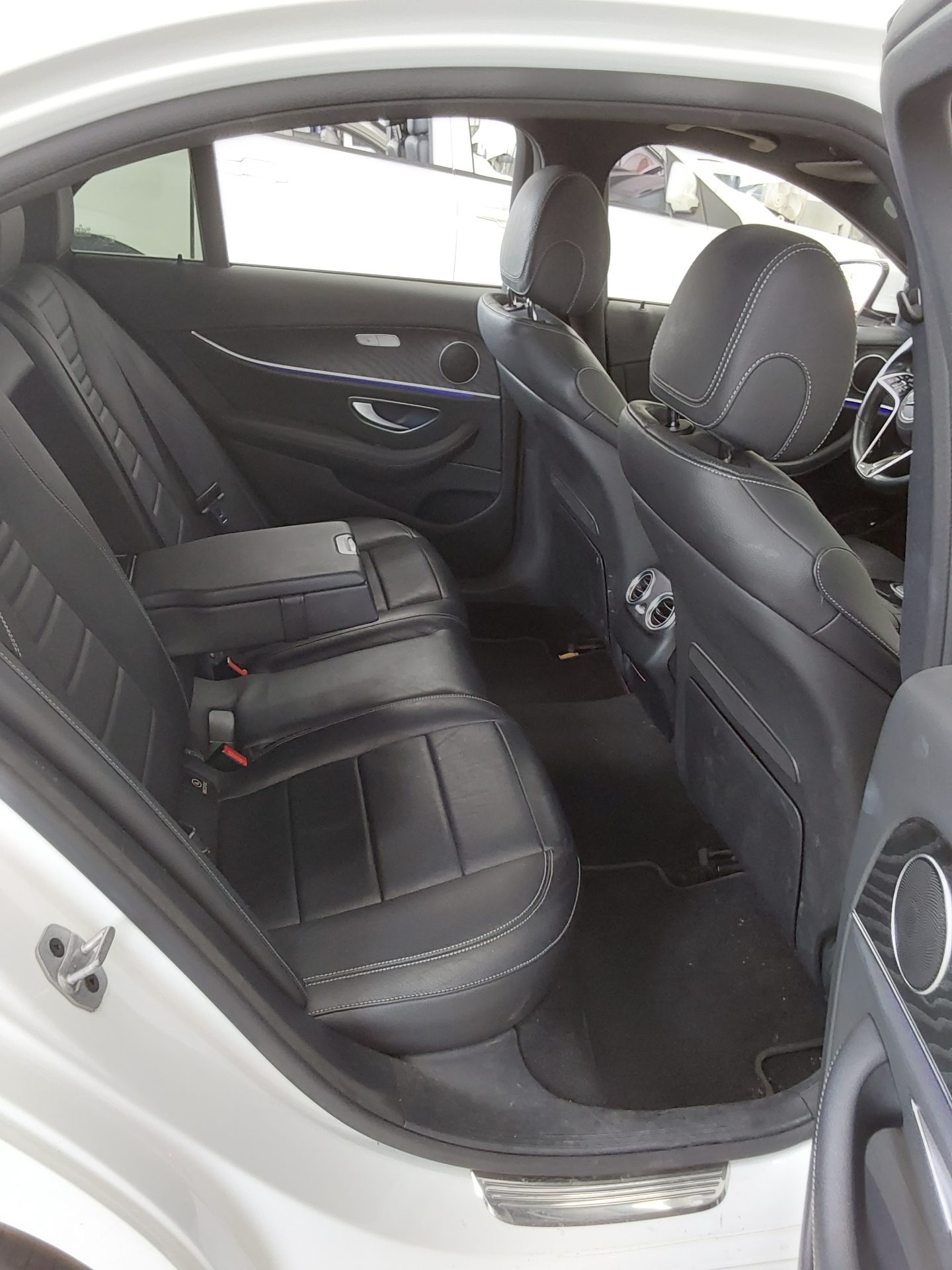 Mercedes-Benz E250 2022 — صورة 6