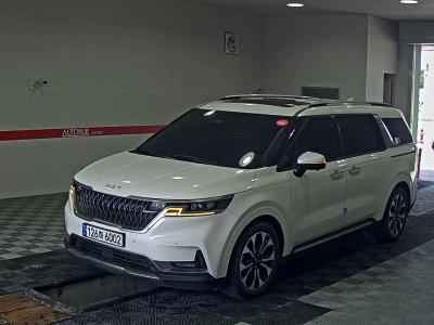 KIA CARNIVAL (KA4)