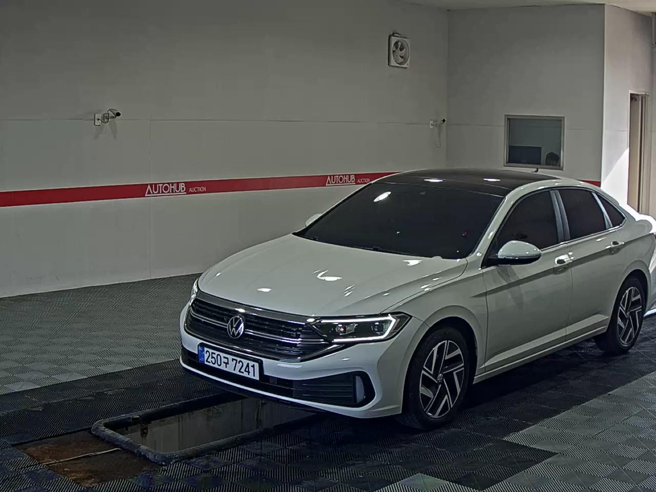 Volkswagen Jetta 2023 — صورة 1