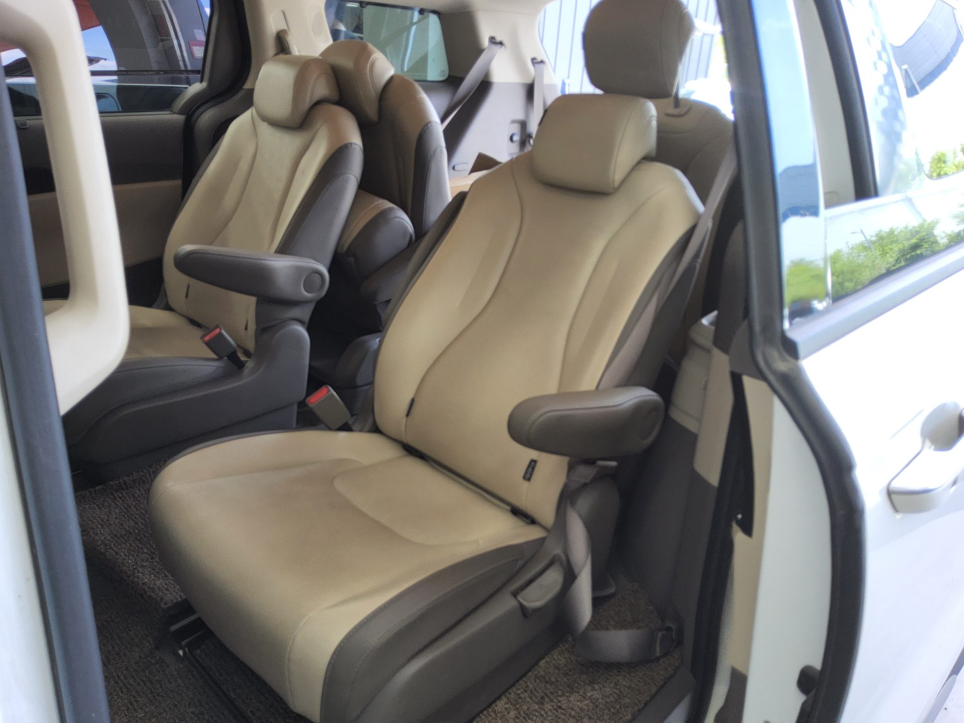 2023 - kia carnival