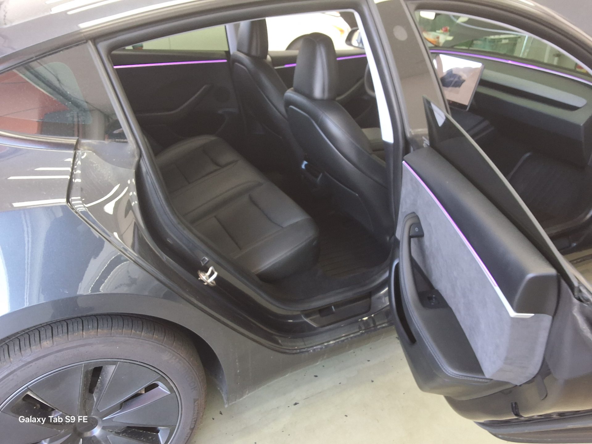 Tesla Model 3 2024 — صورة 6
