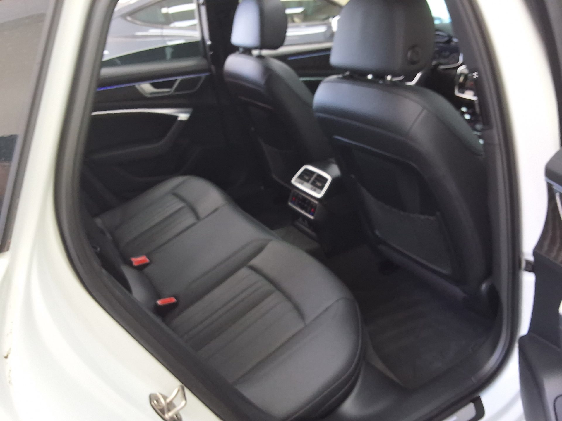 Audi A6 2022 — صورة 7