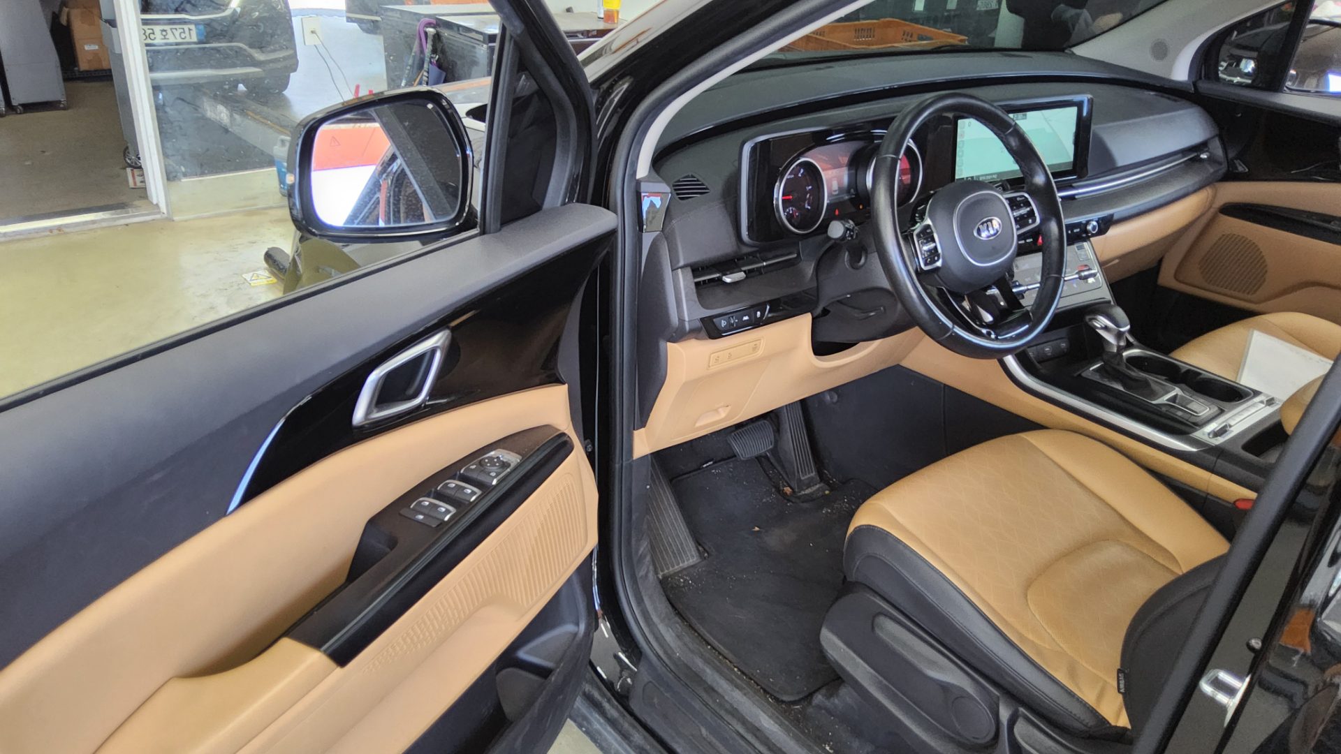 2021 - kia carnival