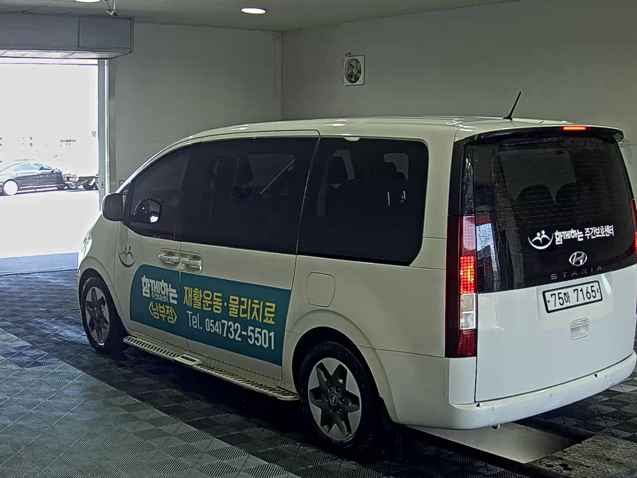 2022 - hyundai staria