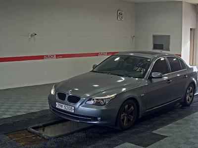 BMW 5 SERIES (5TH GEN) 520i