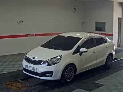 KIA PRIDE 4-DOOR GDI
