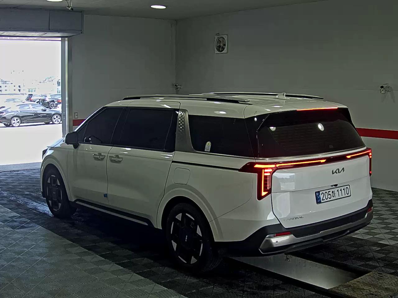 2025 - kia carnival