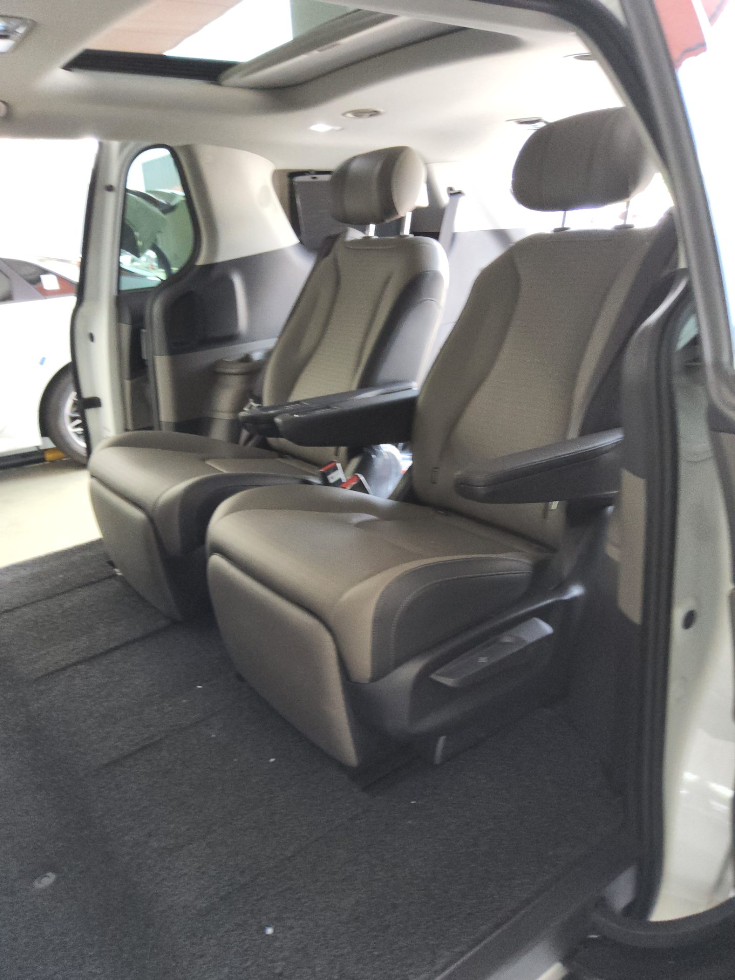 2025 - kia carnival