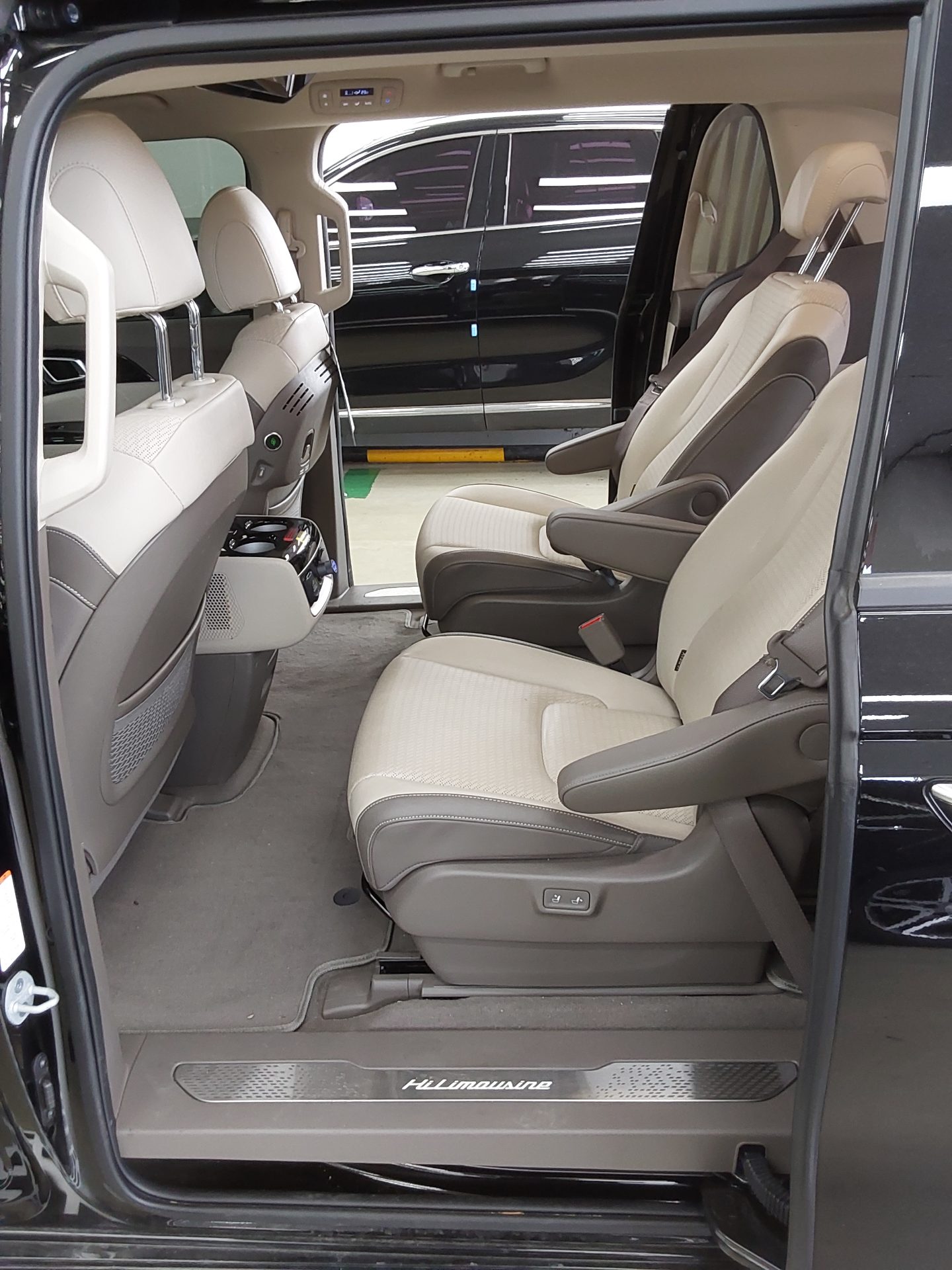 2023 - kia carnival