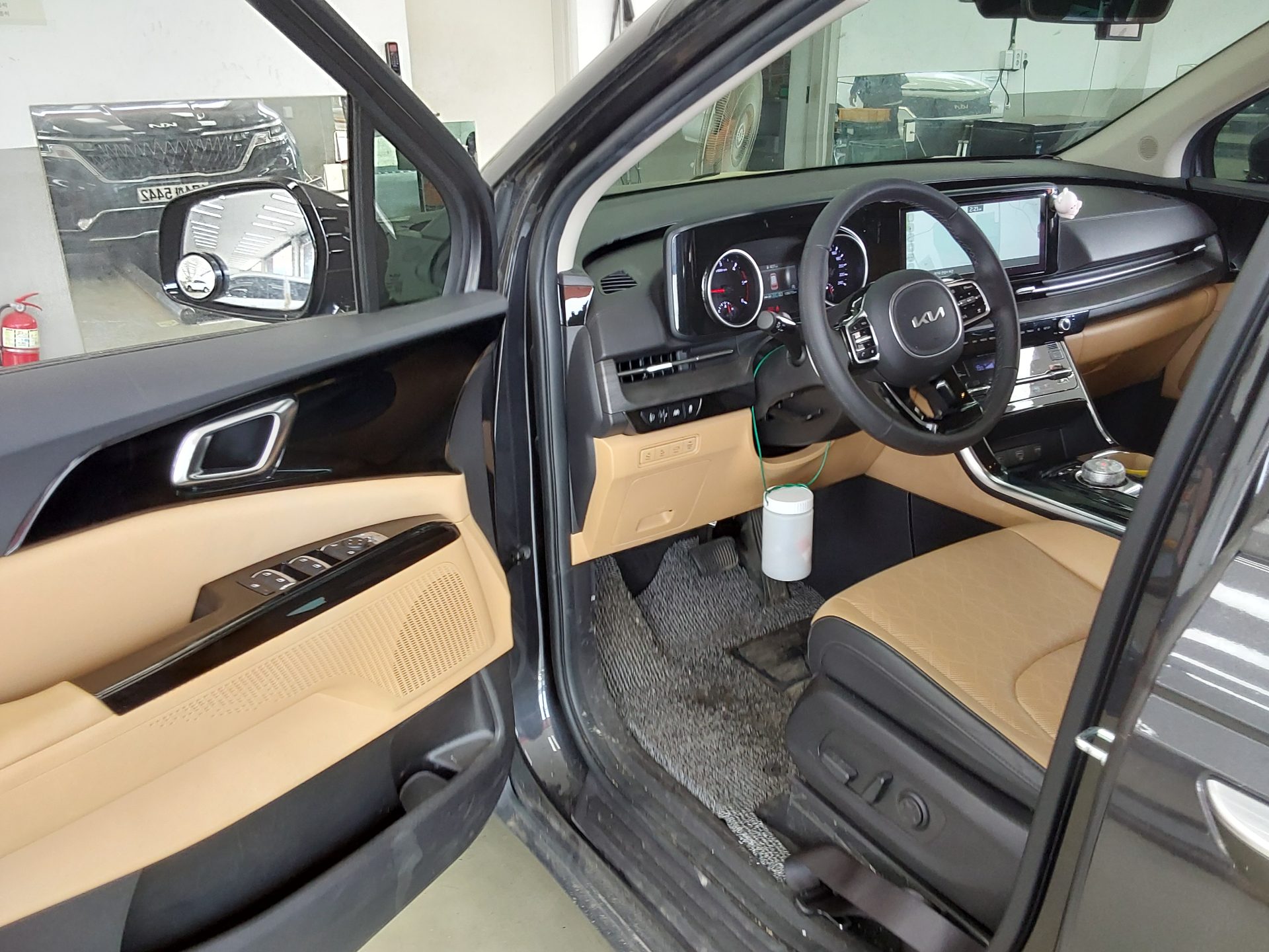 2023 - kia carnival