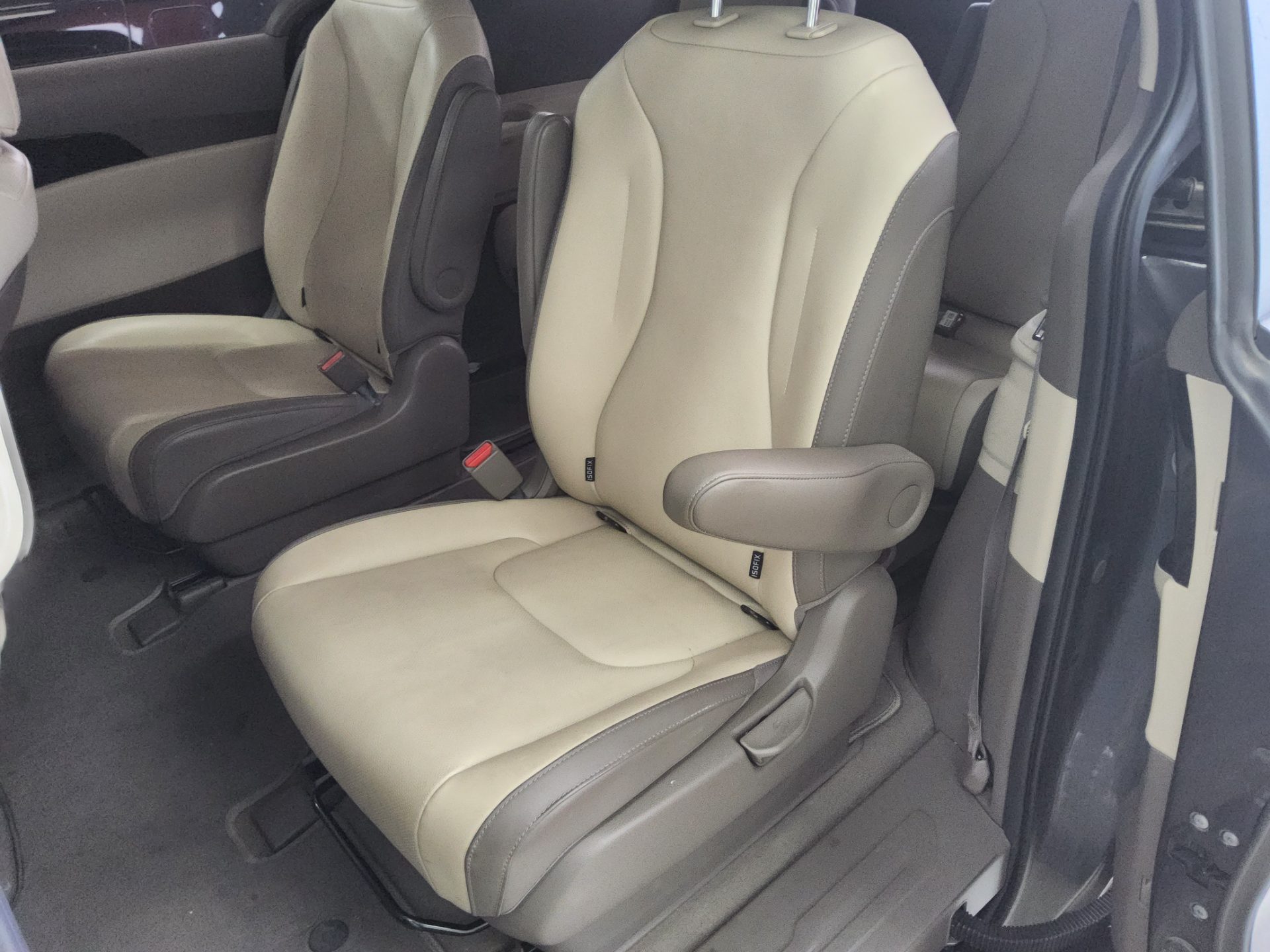 2023 - kia carnival