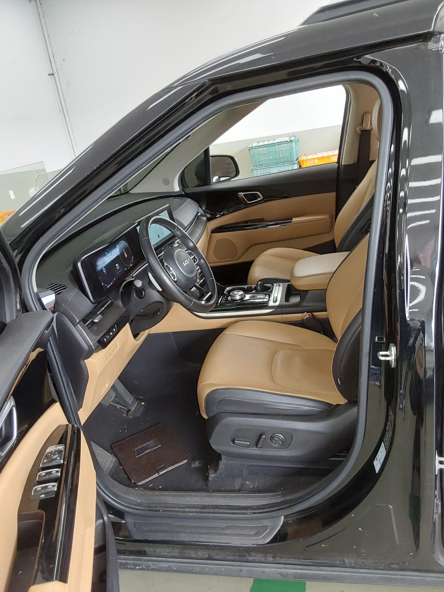 2023 - kia carnival