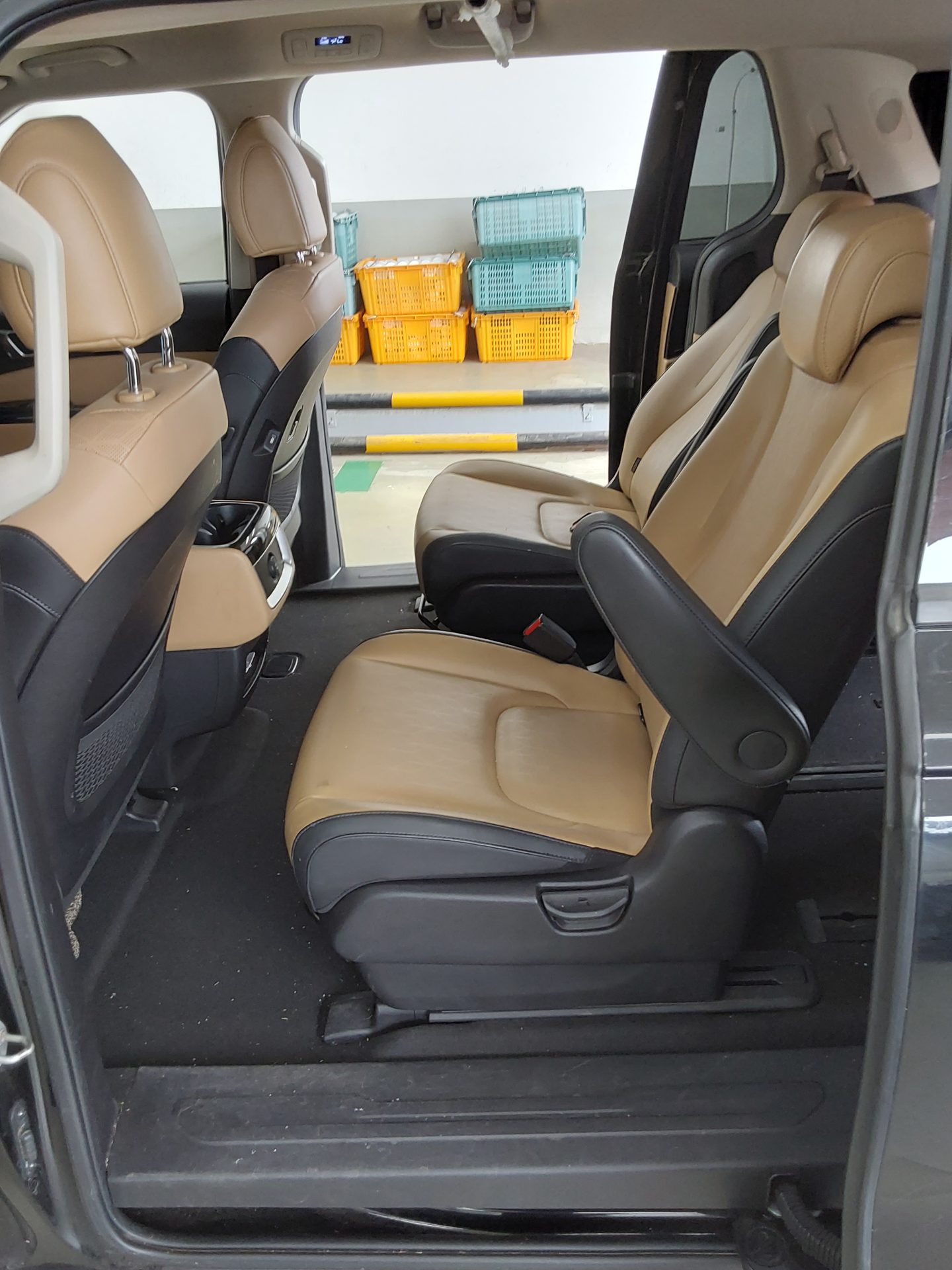2023 - kia carnival