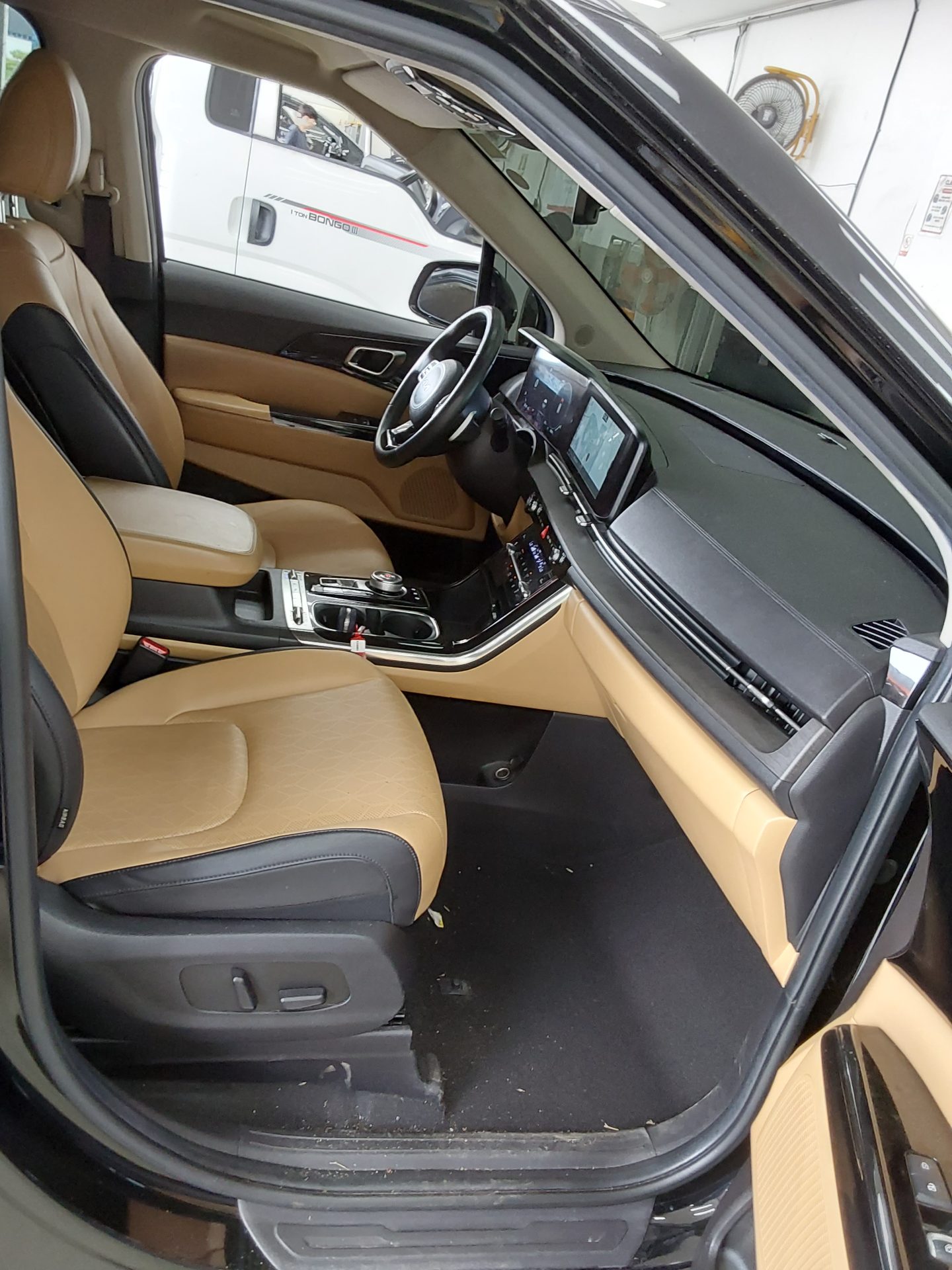 2023 - kia carnival
