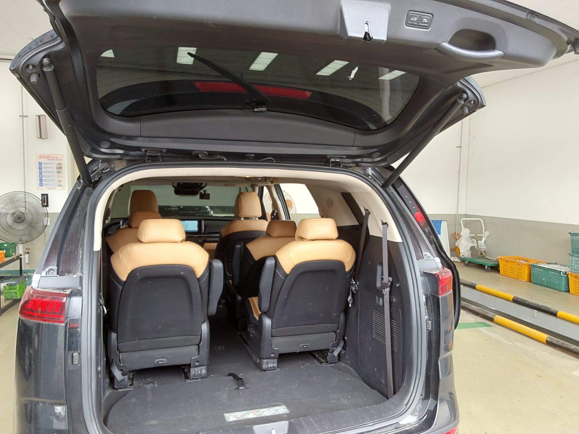 2023 - kia carnival