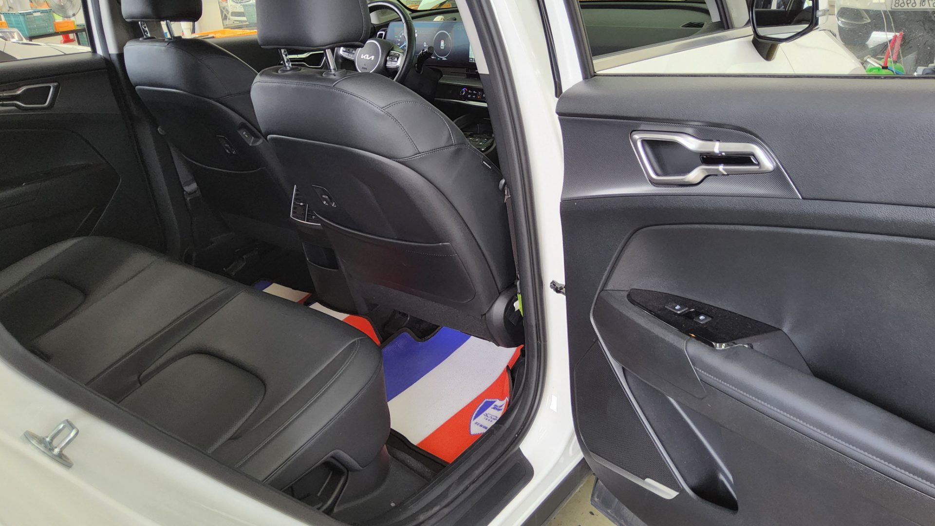 2022 - kia sportage
