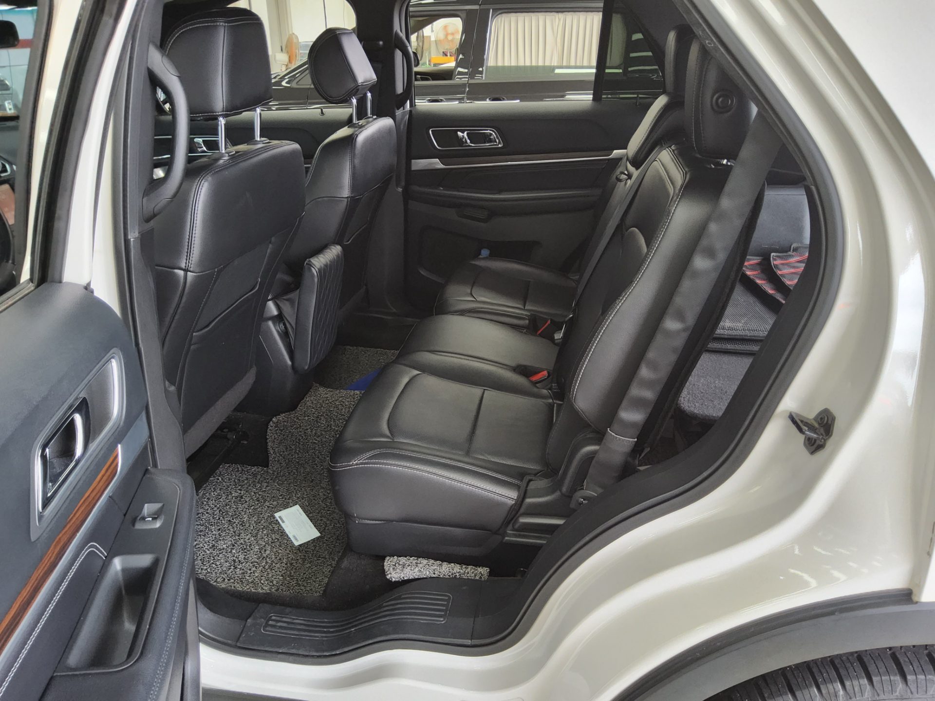 2016 - ford explorer