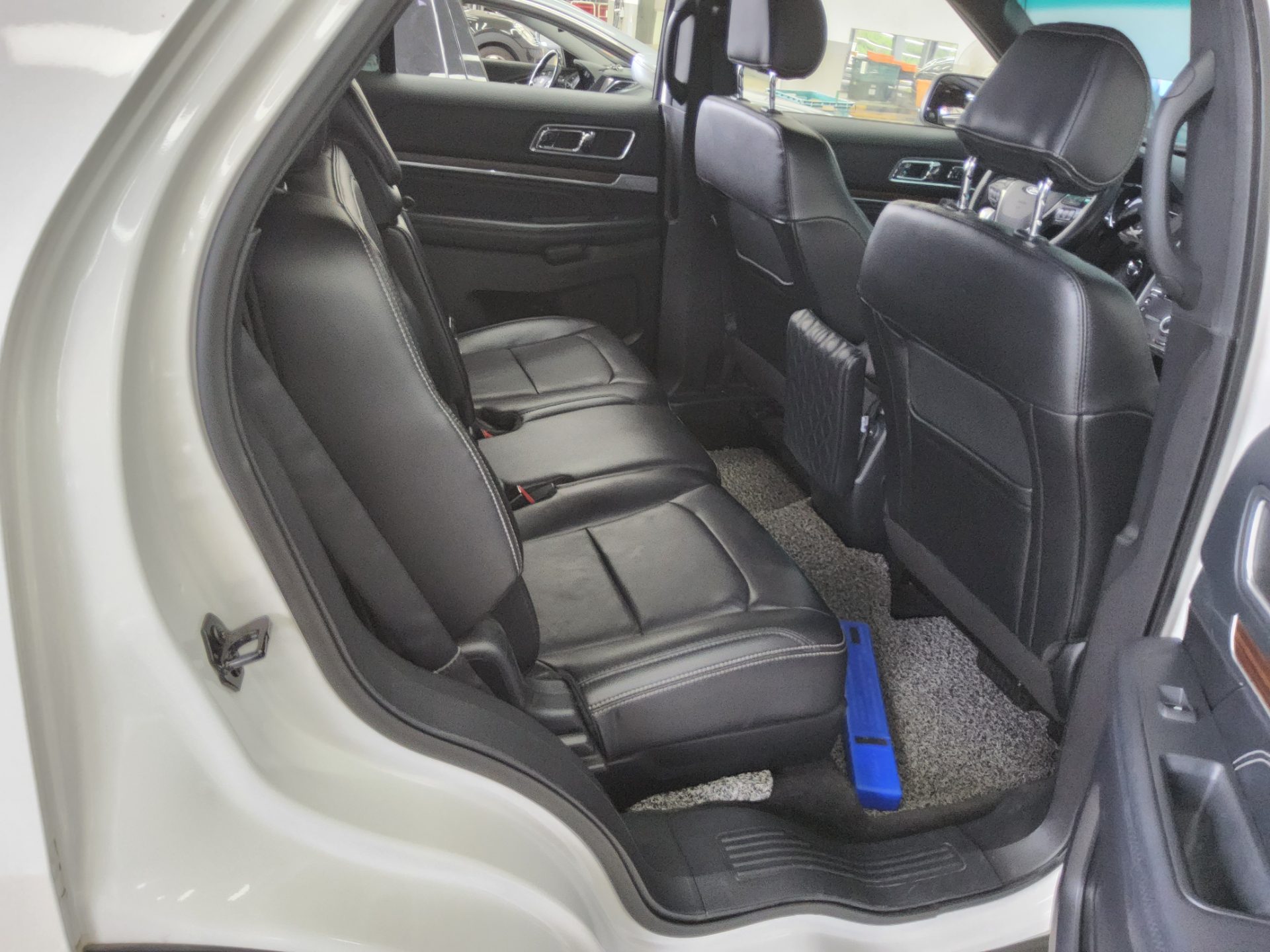 2016 - ford explorer