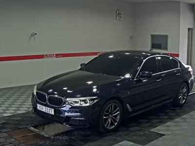 BMW 5 SERIES (7TH GEN) 530i xDrive M PACK