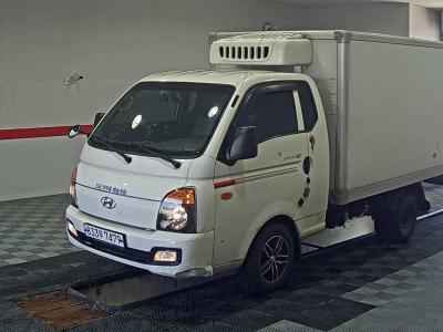HYUNDAI PORTER II FREEZER BOX TRUCK SUPER CAB