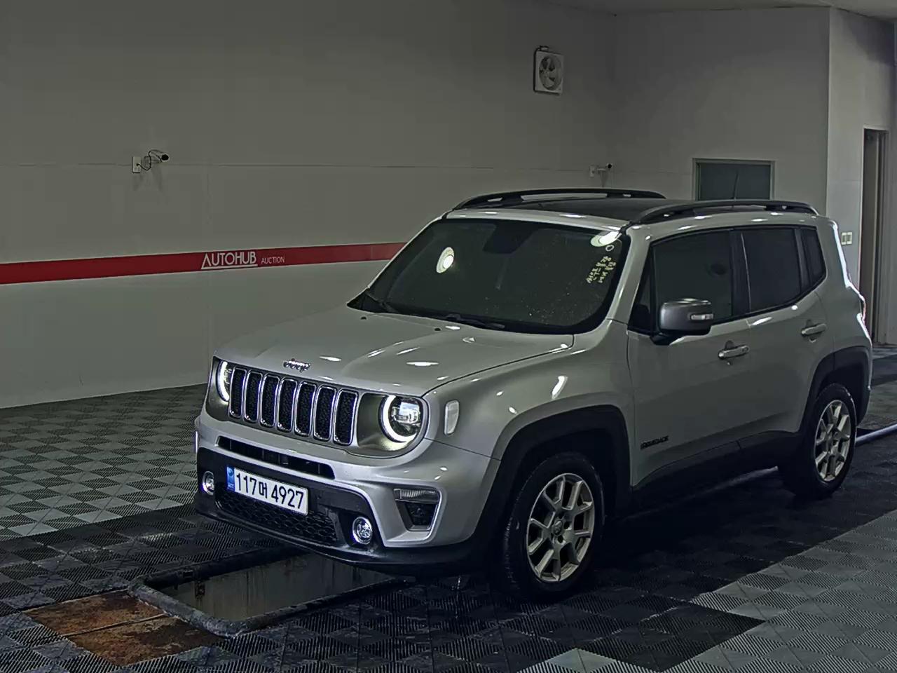 جيب Renegade 2021 — صورة 1