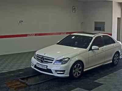 MERCEDES-BENZ C-CLASS (3RD GEN) C220 CDI