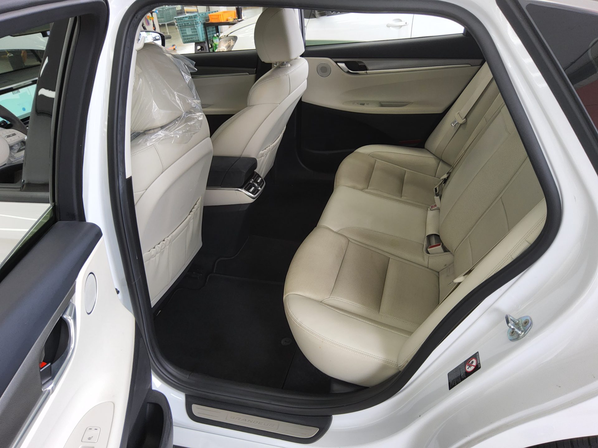 2022 - hyundai grandeur
