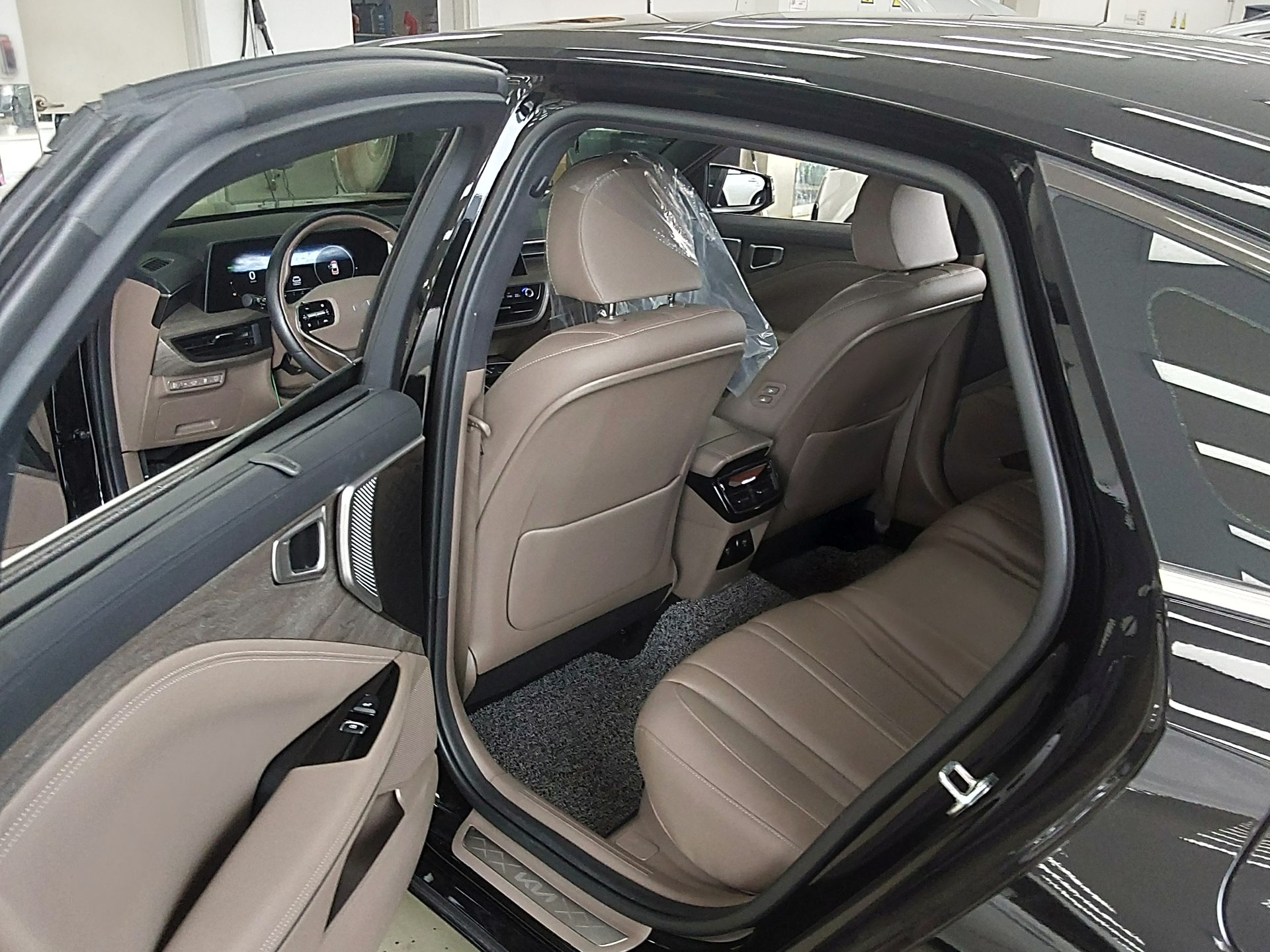 2023 - kia k8