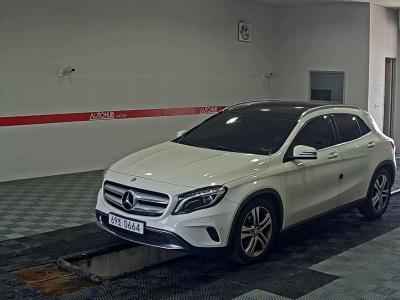 MERCEDES-BENZ GLA-CLASS GLA 200 d
