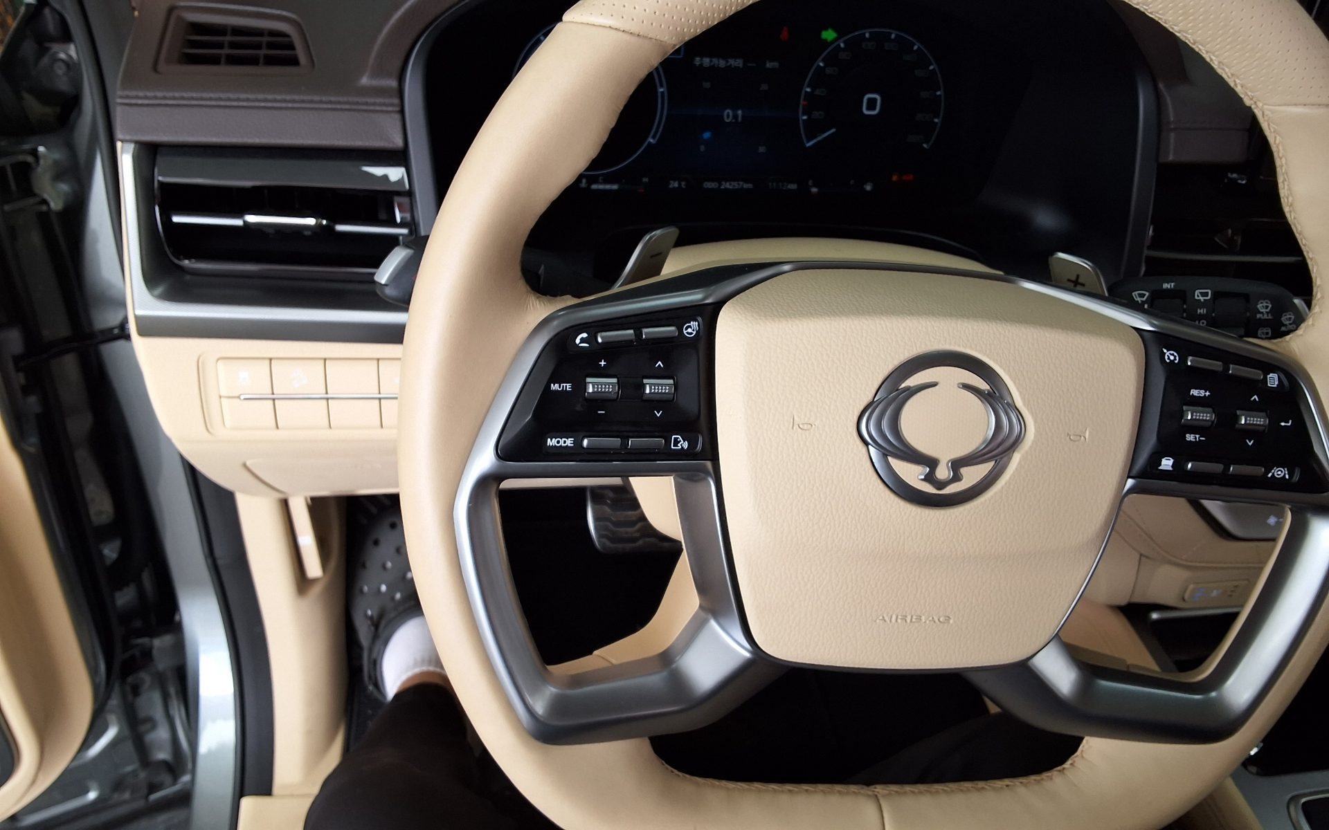 2024 - ssangyong rexton