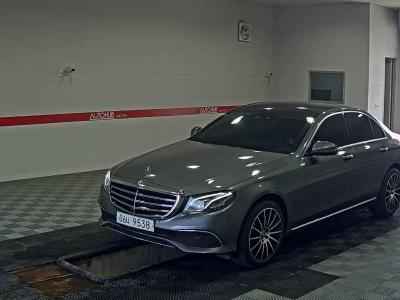 MERCEDES-BENZ CLASS (5TH GEN) E300