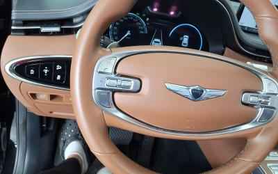 جينيسيس Gv70 2.5T دفع رباعي Base Model 2023 2.5T دفع رباعي