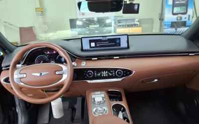 جينيسيس Gv70 2.5T دفع رباعي Base Model 2023 2.5T دفع رباعي