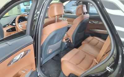جينيسيس Gv70 2.5T دفع رباعي Base Model 2023 2.5T دفع رباعي