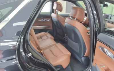 جينيسيس Gv70 2.5T دفع رباعي Base Model 2023 2.5T دفع رباعي