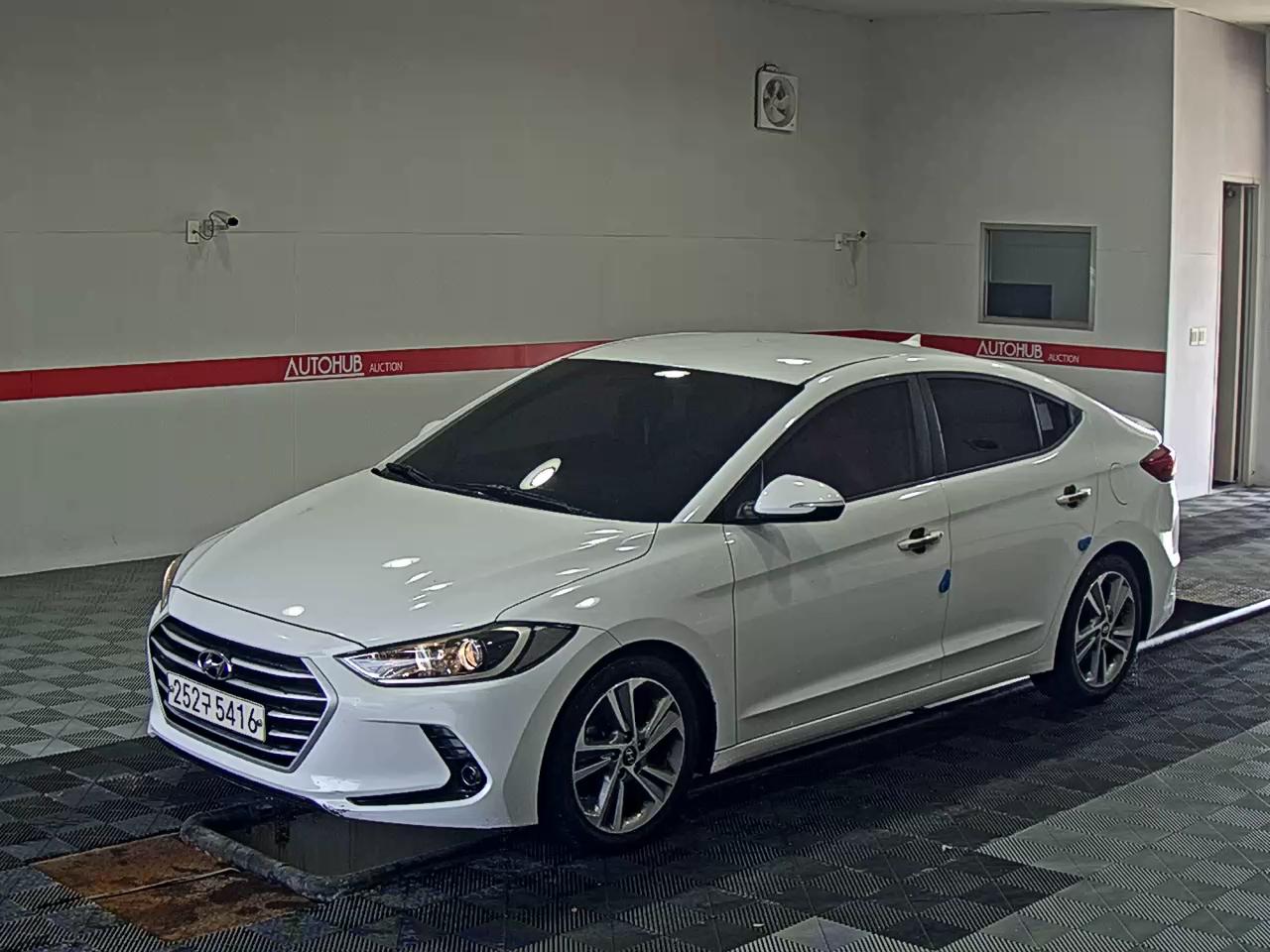 2018 - hyundai avante