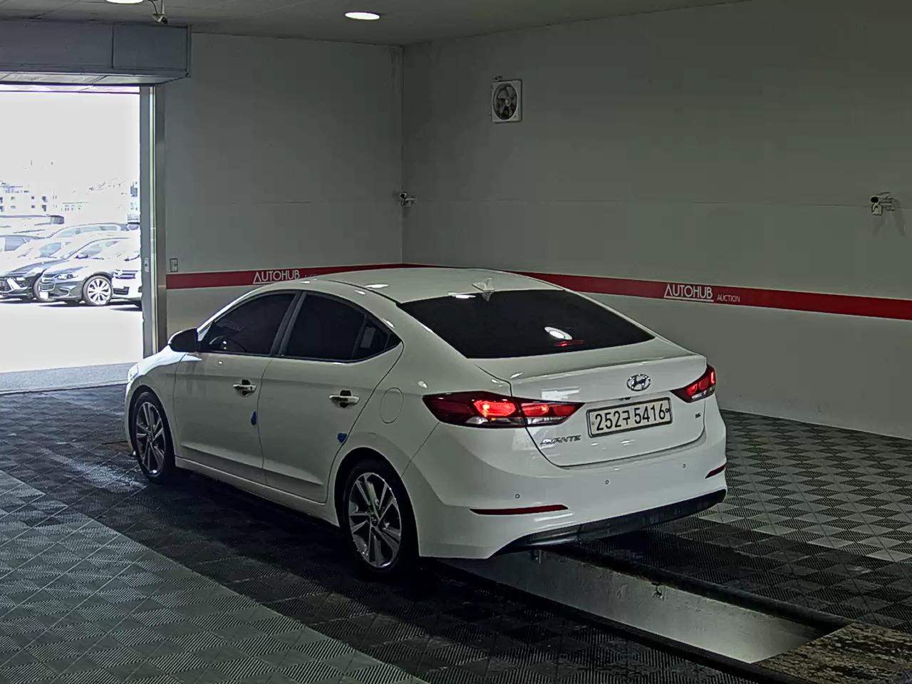 2018 - hyundai avante